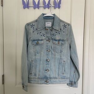 NWT | Old Navy women’s embroidered‎ denim jacket — small